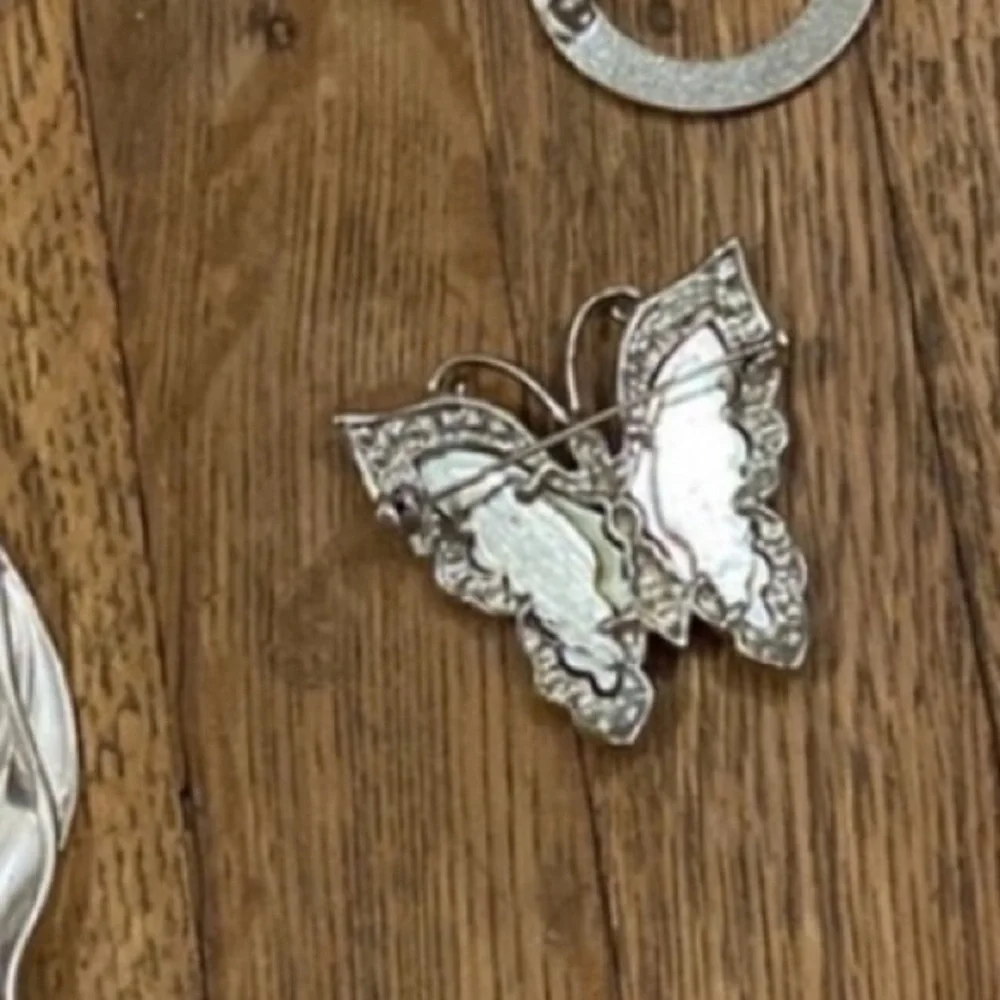 Butterfly pin - Picture 3 of 4
